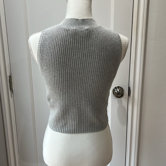 Aritzia Babaton Sweater Vest Gray Size XS - Picture 2 of 6